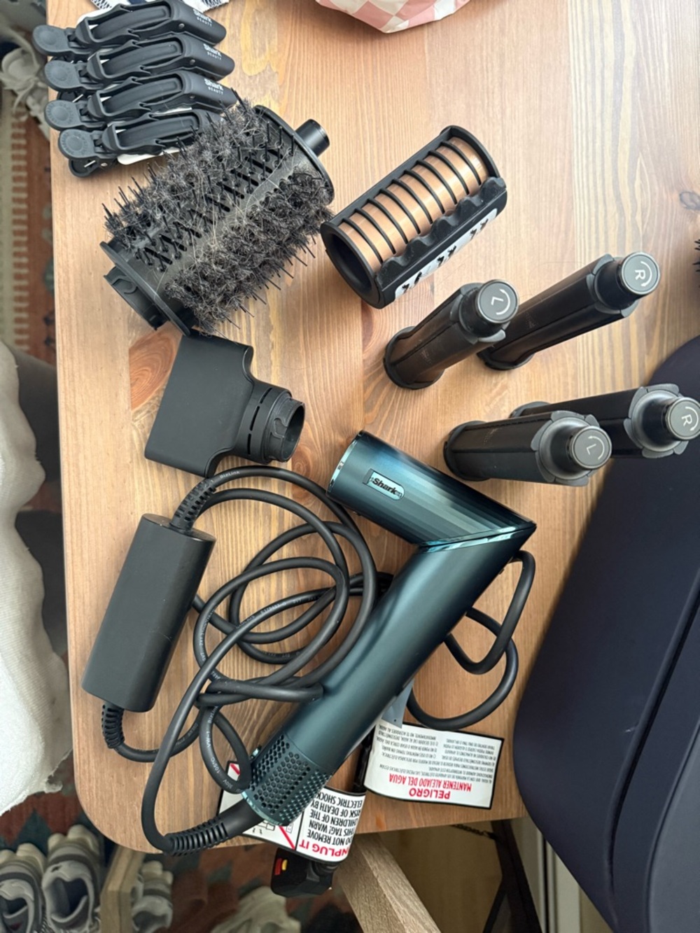 Shark Compact Hair Dryer with Styling Attachments - Teal/Black